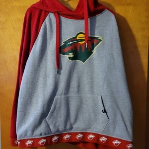 NWOT Womens MN Wild Sweatshirt